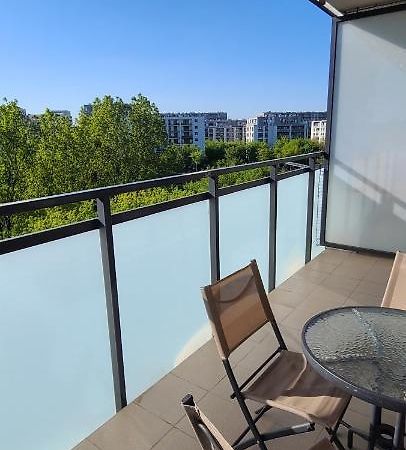 Wellsituated 1 Bedroom Condo In Warsaw Freeparking Екстериор снимка