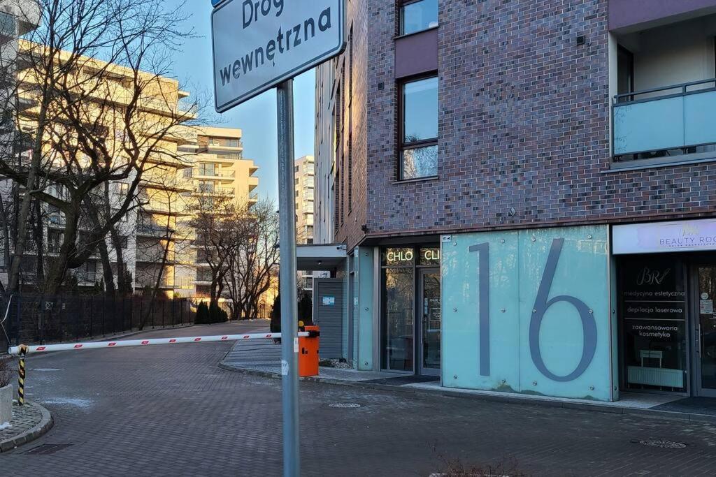Wellsituated 1 Bedroom Condo In Warsaw Freeparking Екстериор снимка