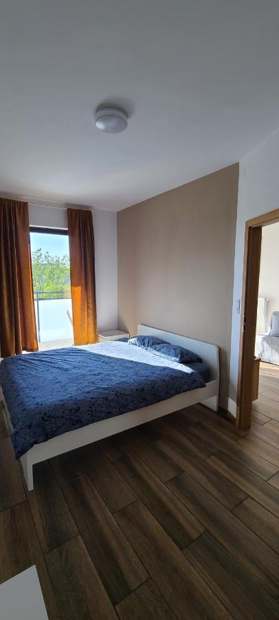 Wellsituated 1 Bedroom Condo In Warsaw Freeparking Екстериор снимка
